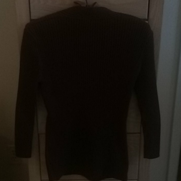 Top - Picture 3 of 5